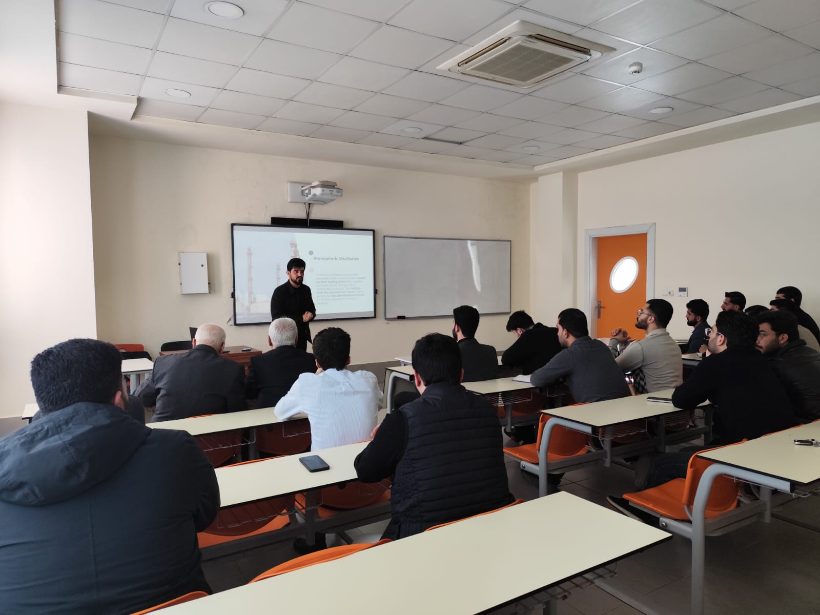 Industrial lecture at TIU on refinery processes