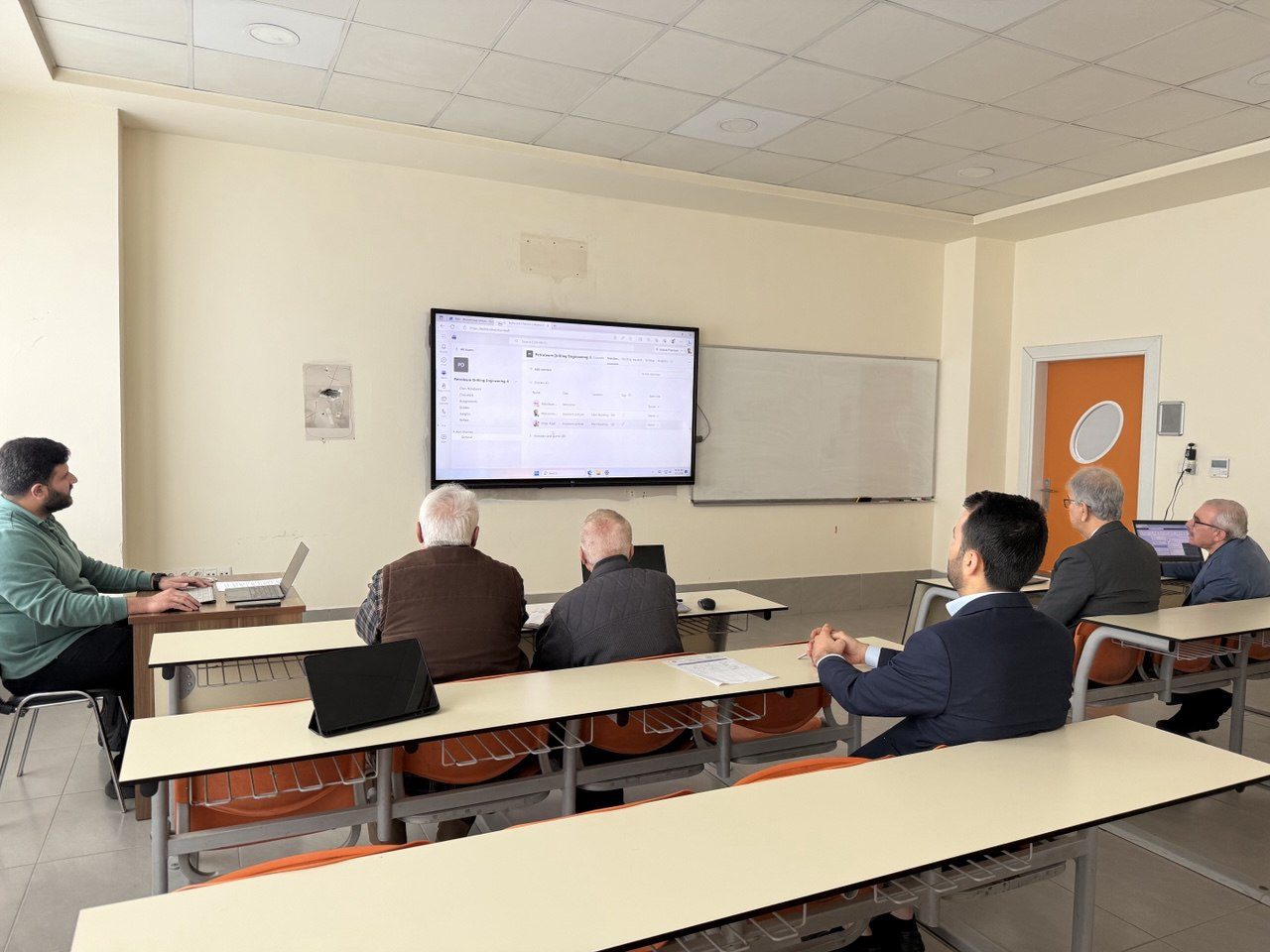 Internal seminar at TIU on Microsoft tools