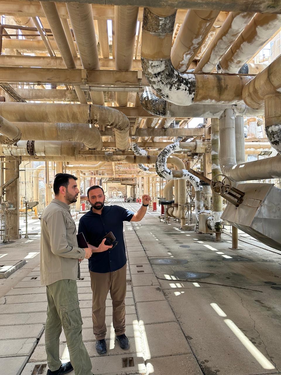 Mr. Nabaz Ali and Mr. Omar Azad supervising the educational field trip in Kirkuk.